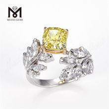 Diamant jaune cultivé en laboratoire Symbole de l'amour durable Bague taille coussin 1 carat